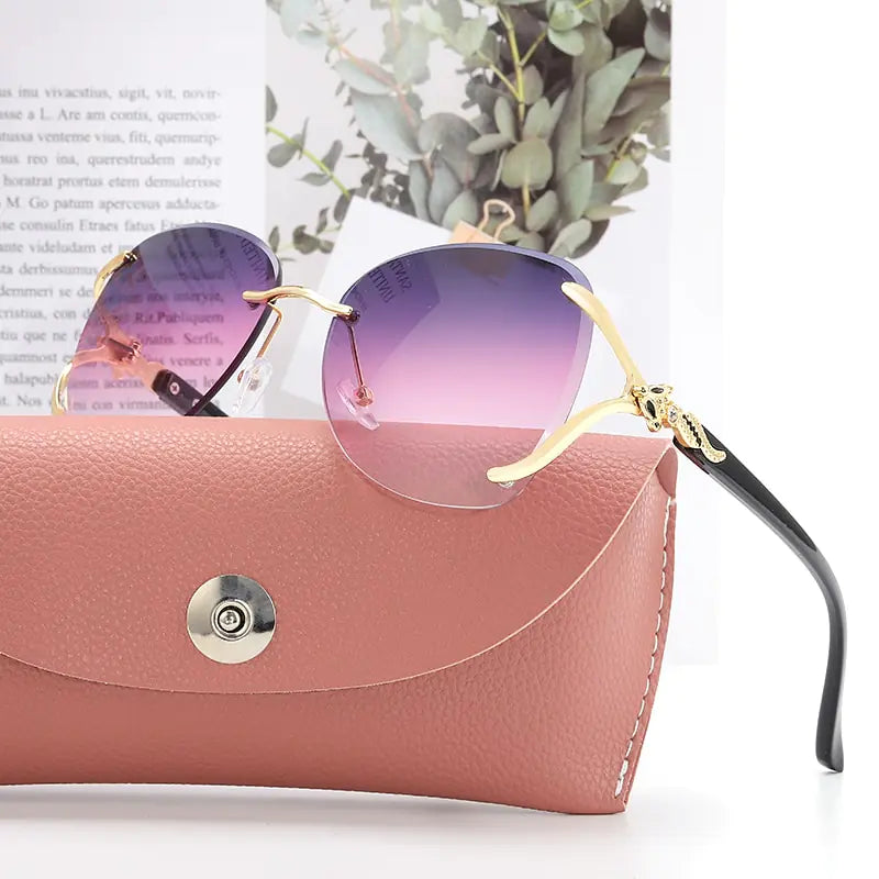 Gafas de sol de moda para mujer con diseño de metal y diamantes