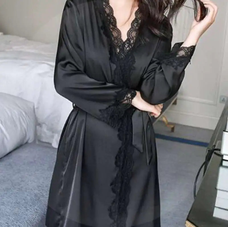 Conjunto de bata y pijama para mujer