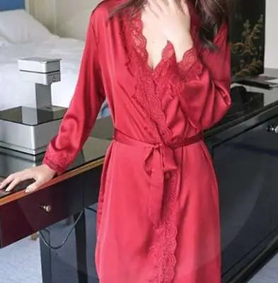 Conjunto de bata y pijama para mujer