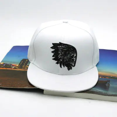 Gorra de estilo hip hop con ala plana bordada